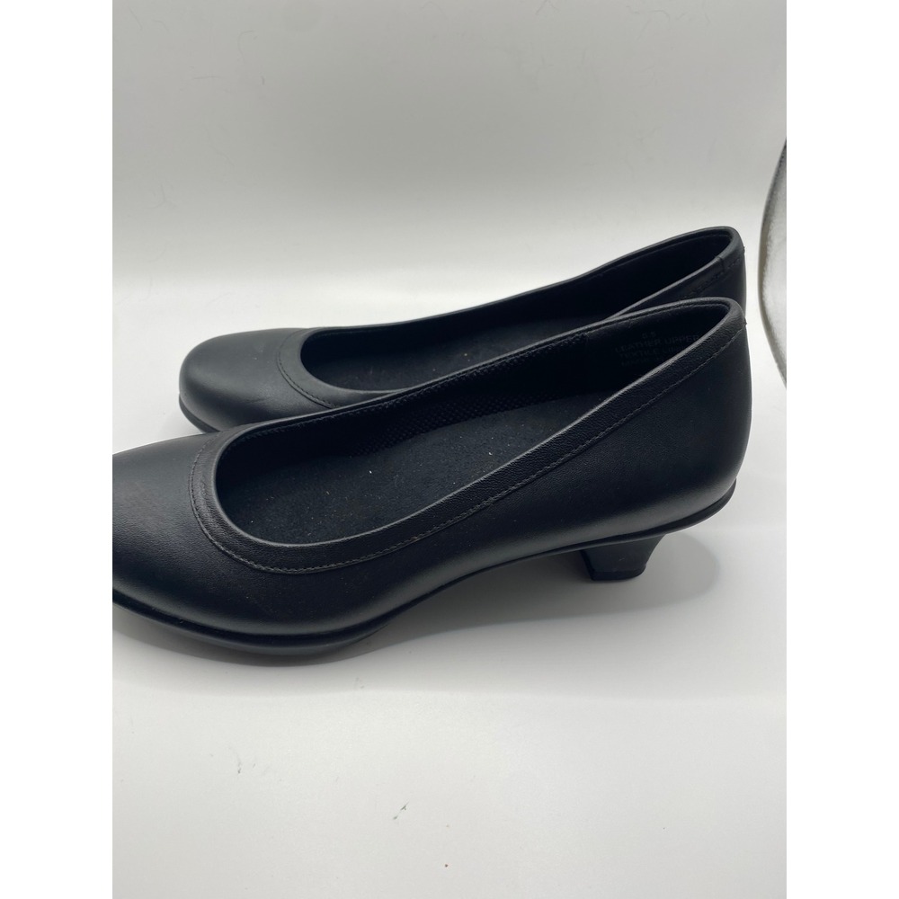 Crocs Womens Black Leather Slip On Work Flats Shoes Size 5.5 - Picture 3 of 6